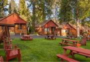 CedarGlen-cabins-lawn