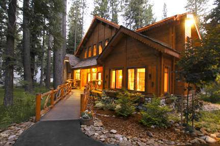 cottage-inn-bear-lodge-back